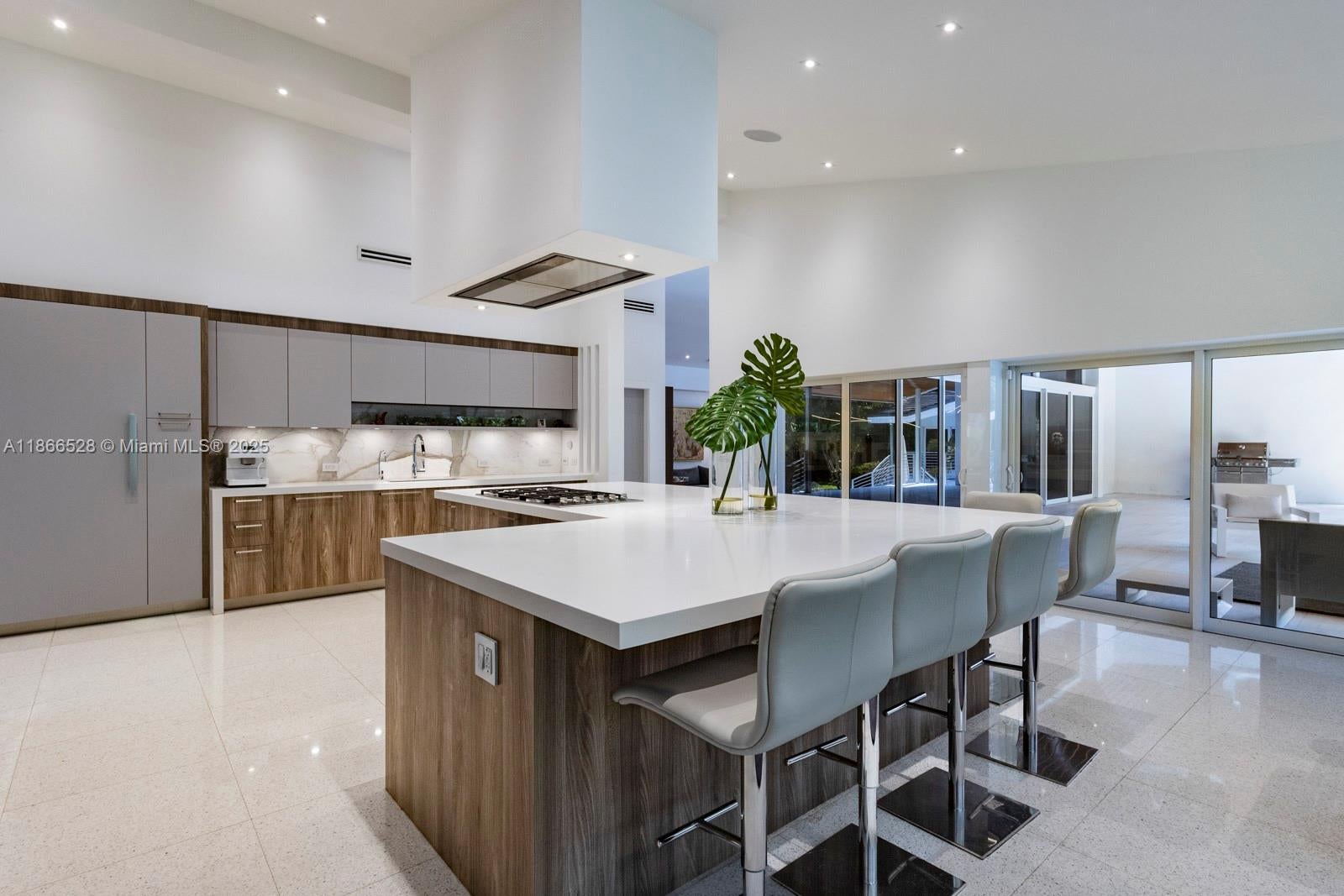 Coral Gables, Florida, 33156, United States, 4 Bedrooms Bedrooms, ,4 BathroomsBathrooms,Residential,Active,1927652