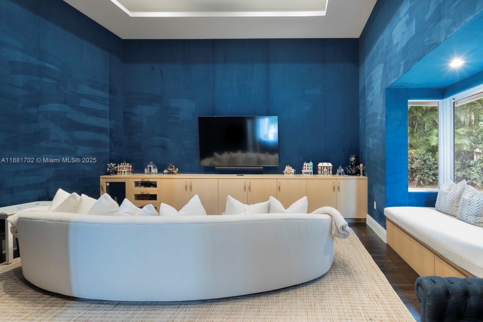 Pinecrest, Florida, 33156, United States, 5 Bedrooms Bedrooms, ,6 BathroomsBathrooms,Residential,Active,1945522