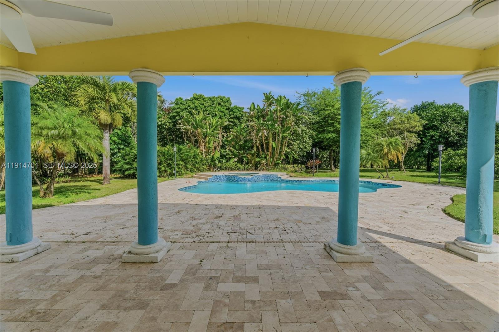 Miami, Florida, 33143, United States, 4 Bedrooms Bedrooms, ,4 BathroomsBathrooms,Residential,Active,1999929