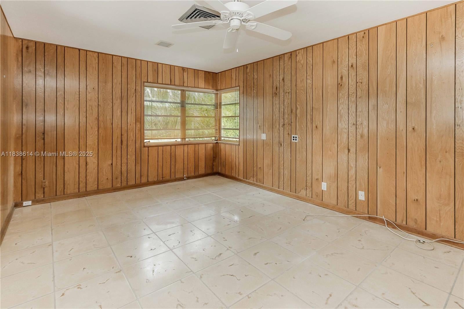 Hollywood, Florida, 33019, United States, 4 Bedrooms Bedrooms, ,4 BathroomsBathrooms,Residential,Active,1892394