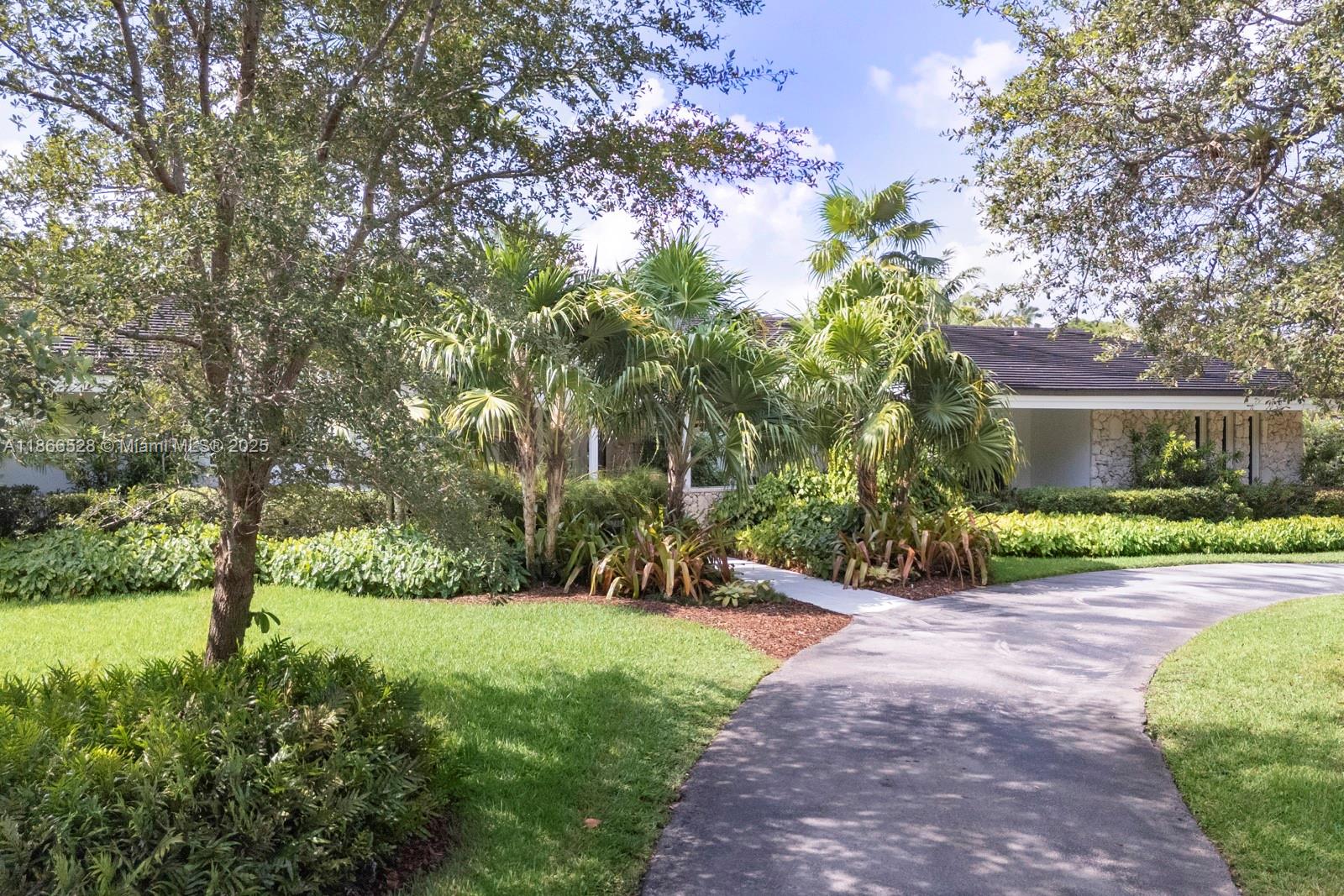 Coral Gables, Florida, 33156, United States, 4 Bedrooms Bedrooms, ,4 BathroomsBathrooms,Residential,Active,1927652