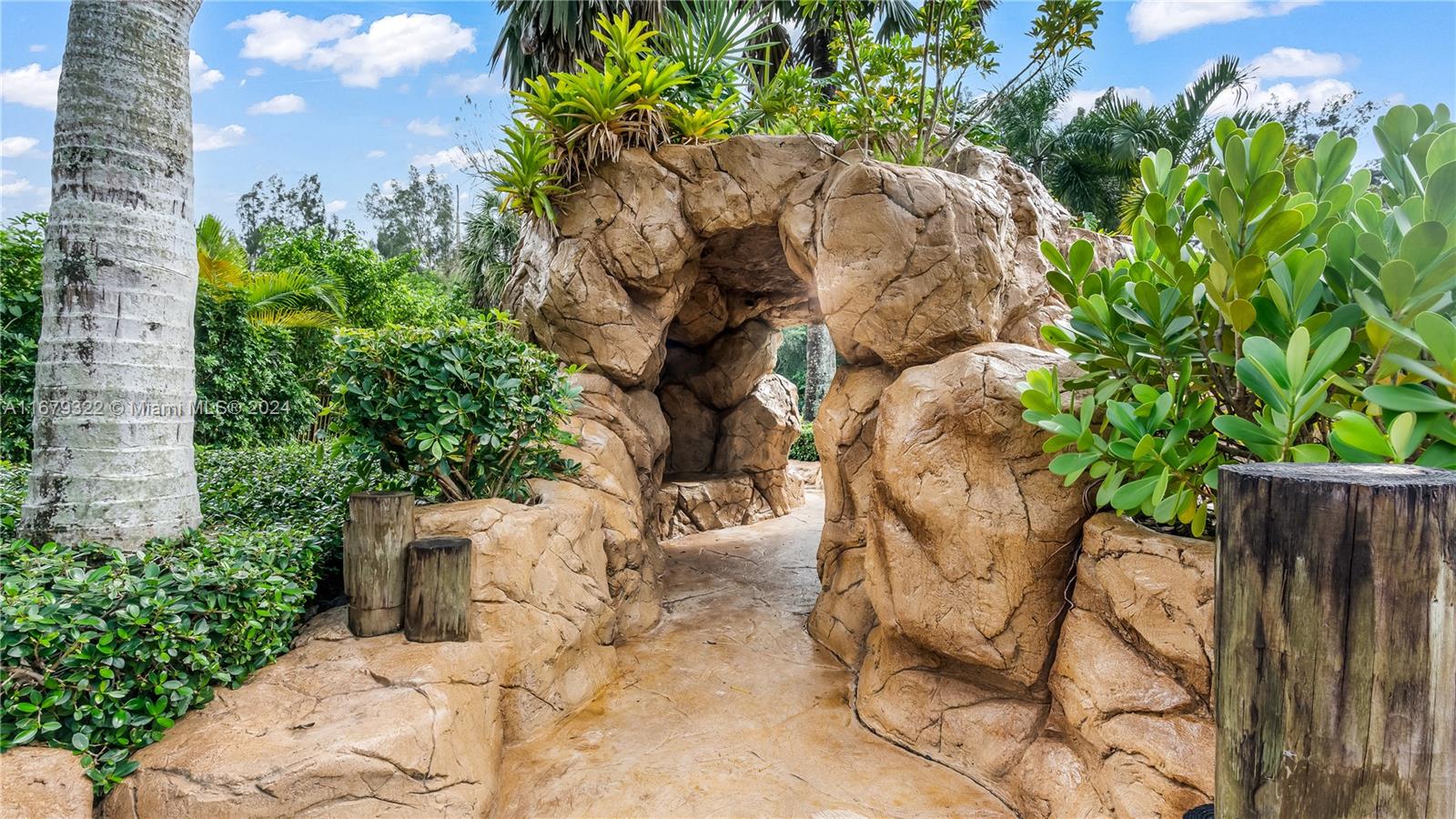 Davie, Florida, 33330, United States, ,6 BathroomsBathrooms,Residential,Active,1704070