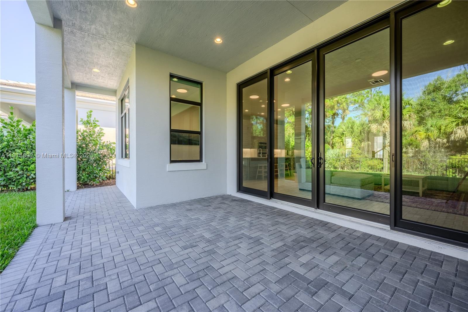 Palm Beach Gardens, Florida, 33418, United States, 5 Bedrooms Bedrooms, ,5 BathroomsBathrooms,Residential,Active,1995255