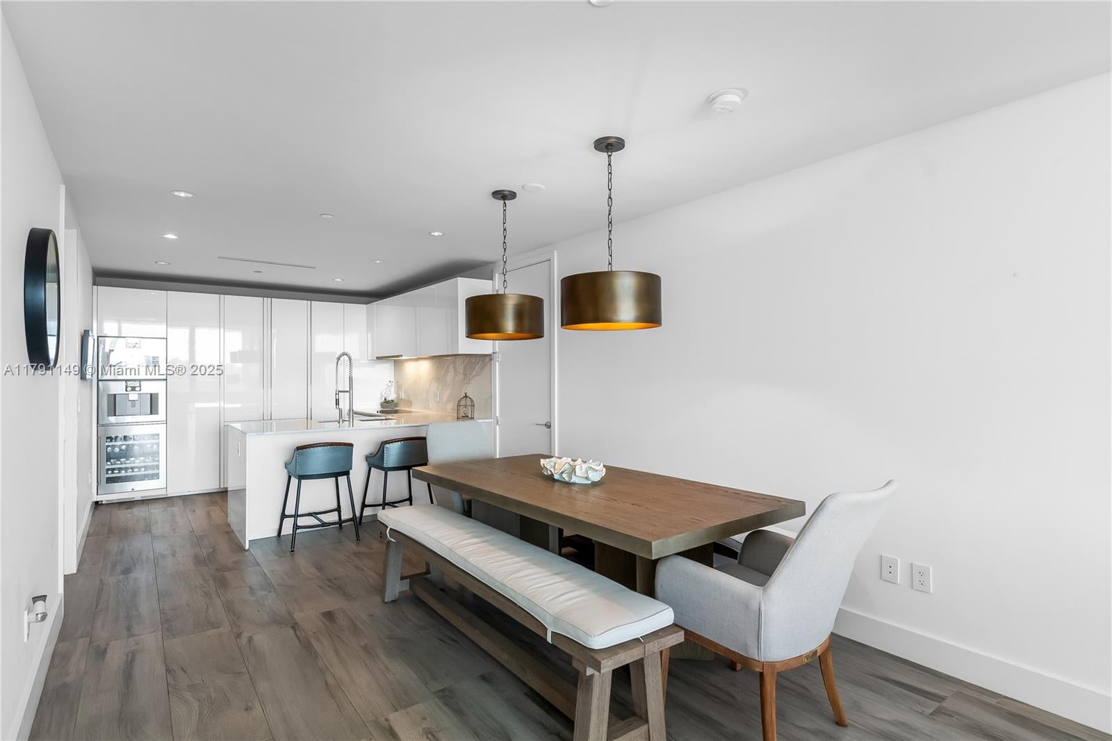 Bal Harbour, Florida, 33154, United States, 2 Bedrooms Bedrooms, ,3 BathroomsBathrooms,Residential,Active,1781839