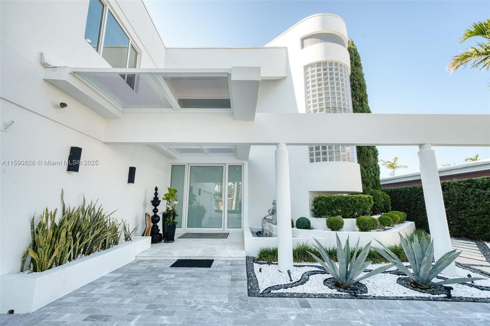 Hollywood, Florida, 33019, United States, 6 Bedrooms Bedrooms, ,6 BathroomsBathrooms,Residential,Pending,1756815