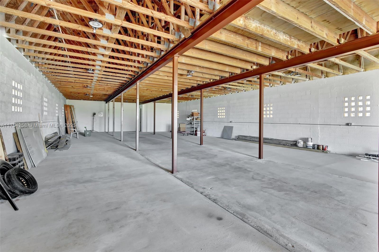 Miramar, Florida, 33027, United States, 5 Bedrooms Bedrooms, ,5 BathroomsBathrooms,Residential,Active,1718866