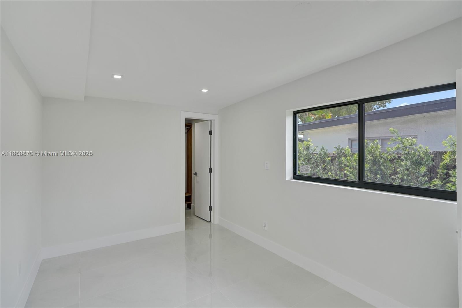 North Miami Beach, Florida, 33179, United States, 5 Bedrooms Bedrooms, ,4 BathroomsBathrooms,Residential,Active,1934804