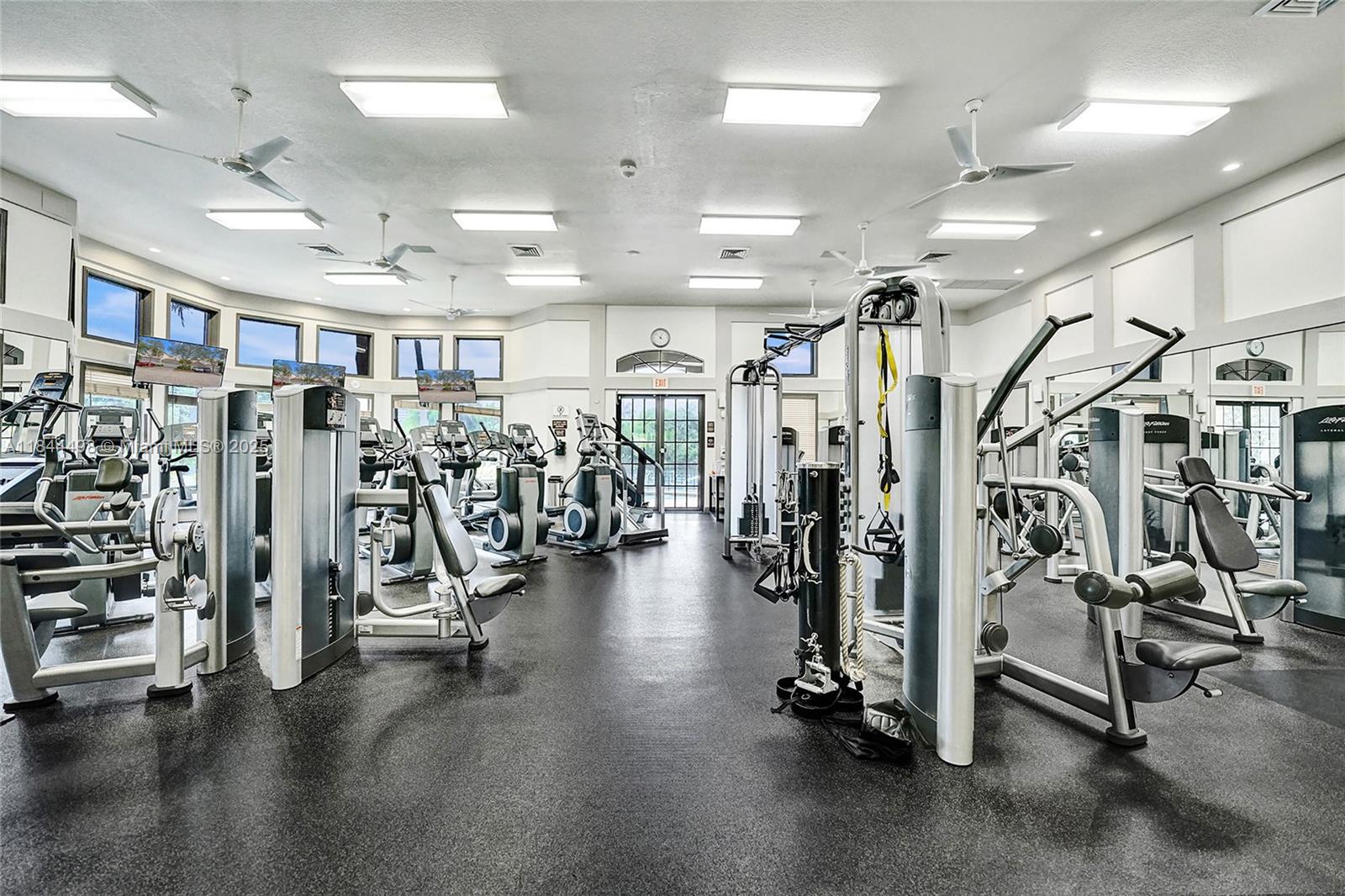 Hollywood, Florida, 33019, United States, 3 Bedrooms Bedrooms, ,2 BathroomsBathrooms,Residential,Active,1897997