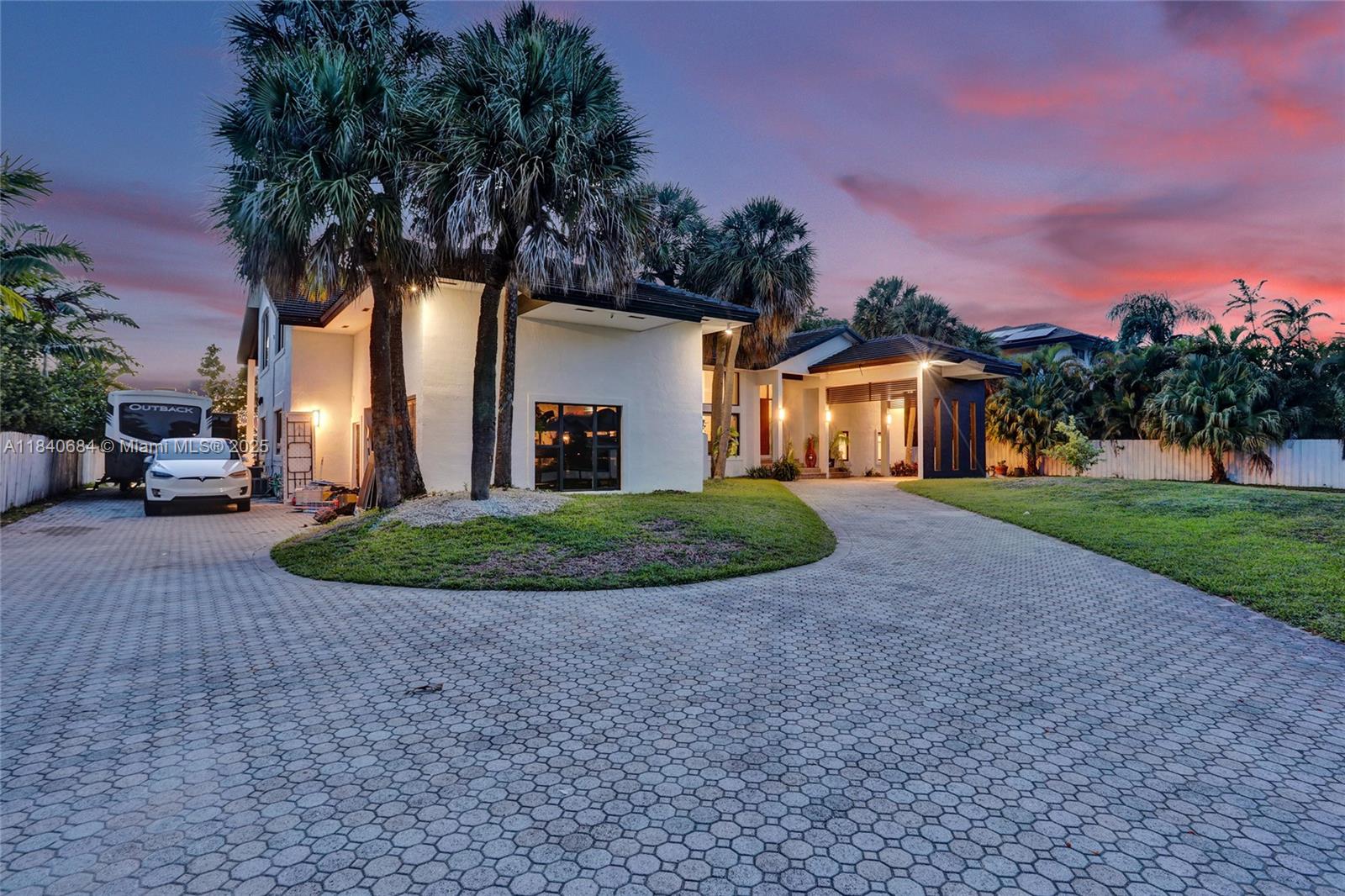 Miami, Florida, 33176, United States, 6 Bedrooms Bedrooms, ,4 BathroomsBathrooms,Residential,Active,1892592