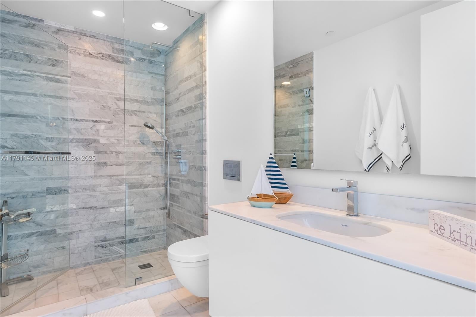 Bal Harbour, Florida, 33154, United States, 2 Bedrooms Bedrooms, ,3 BathroomsBathrooms,Residential,Active,1781839