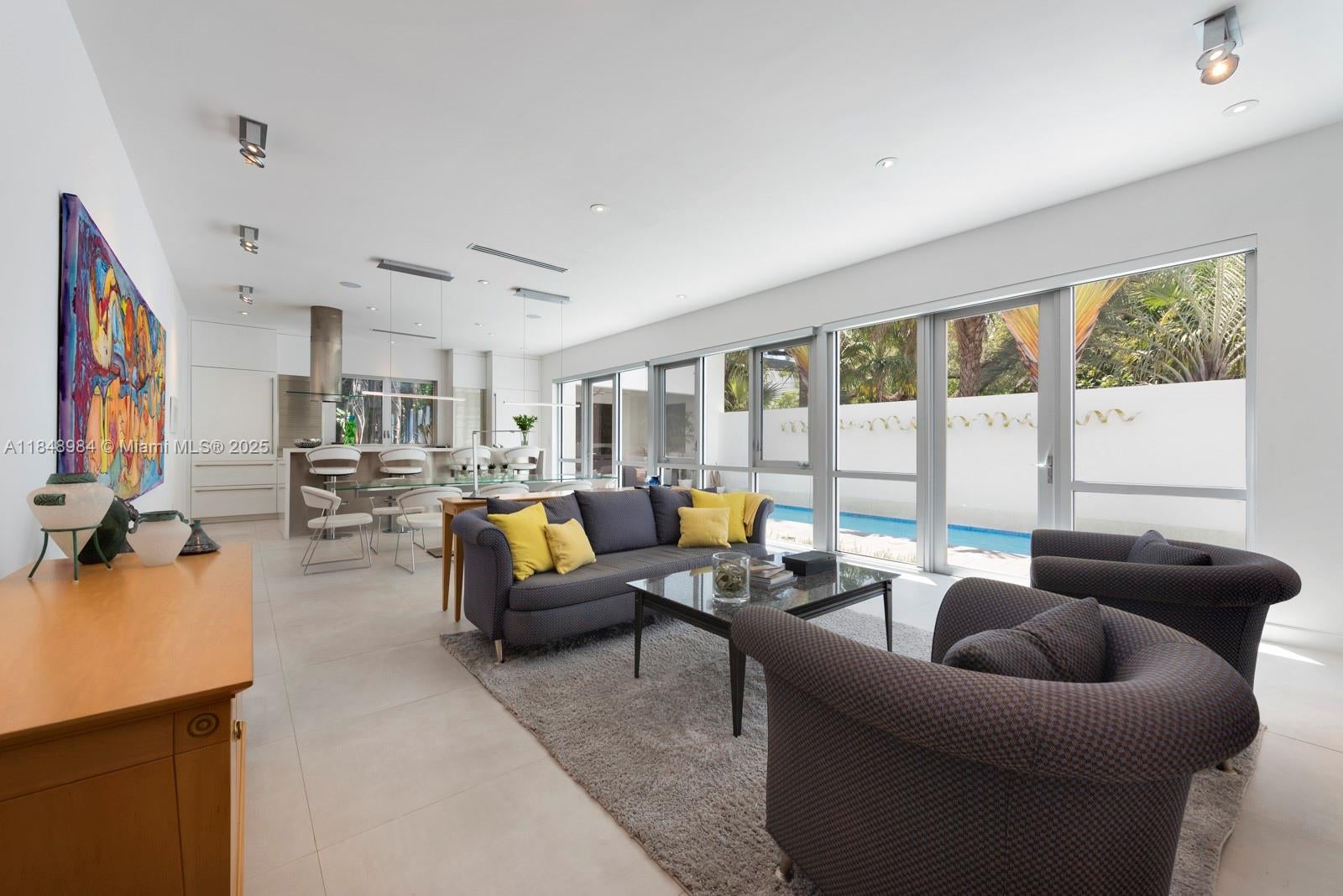 Miami, Florida, 33133, United States, 3 Bedrooms Bedrooms, ,3 BathroomsBathrooms,Residential,Active,1903203