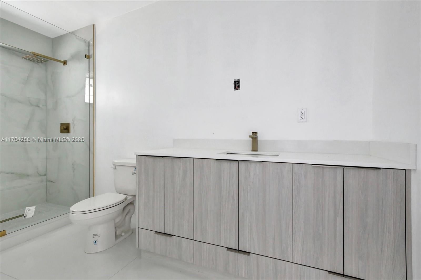 Miramar, Florida, 33027, United States, 5 Bedrooms Bedrooms, ,5 BathroomsBathrooms,Residential,Active,1718866