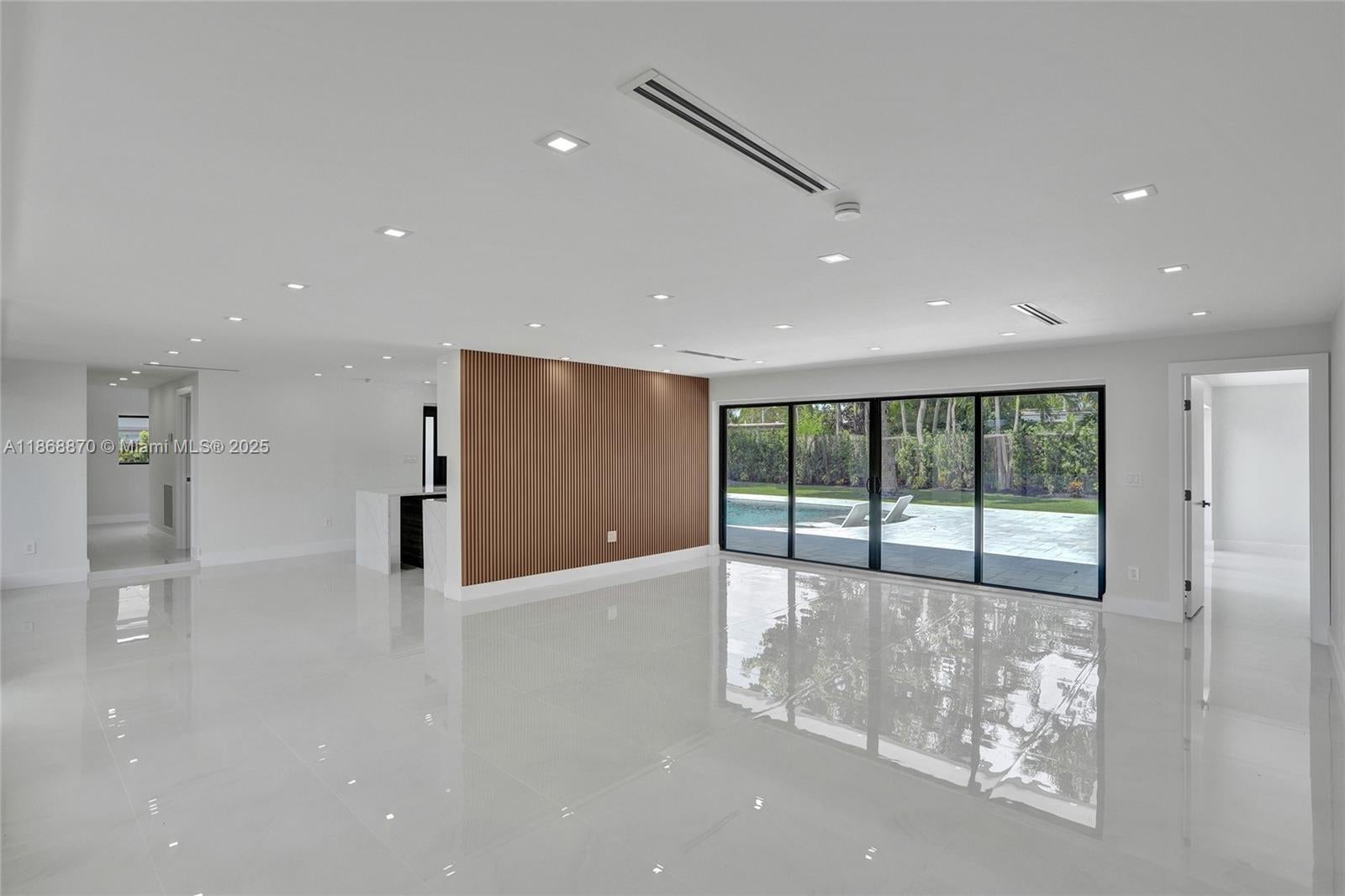 North Miami Beach, Florida, 33179, United States, 5 Bedrooms Bedrooms, ,4 BathroomsBathrooms,Residential,Active,1934804