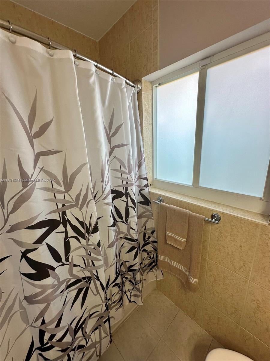 Coral Gables, Florida, 33134, United States, 3 Bedrooms Bedrooms, ,2 BathroomsBathrooms,Residential,Active,1820392