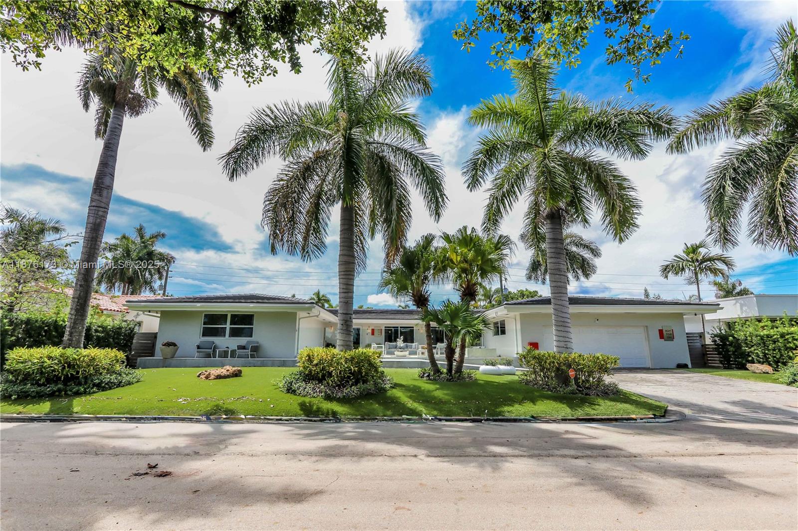 Hollywood, Florida, 33019, United States, 5 Bedrooms Bedrooms, ,4 BathroomsBathrooms,Residential,Active,1942387