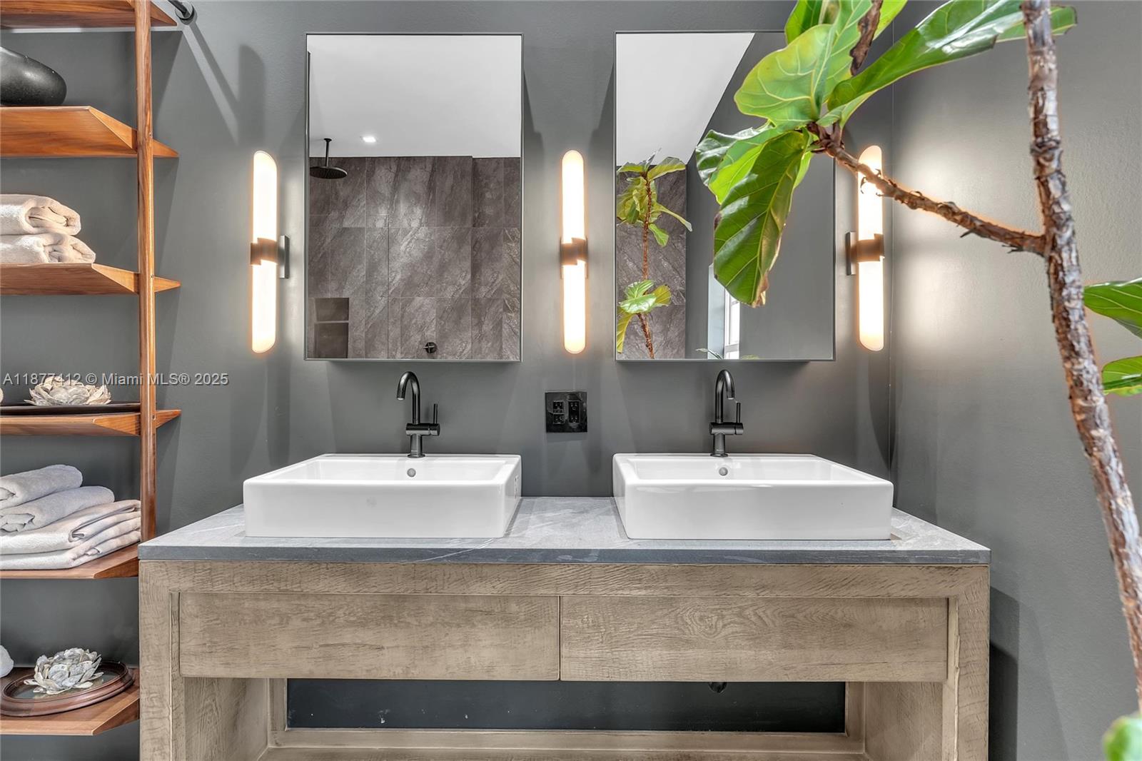 Hollywood, Florida, 33019, United States, 4 Bedrooms Bedrooms, ,6 BathroomsBathrooms,Residential,Active,1946512