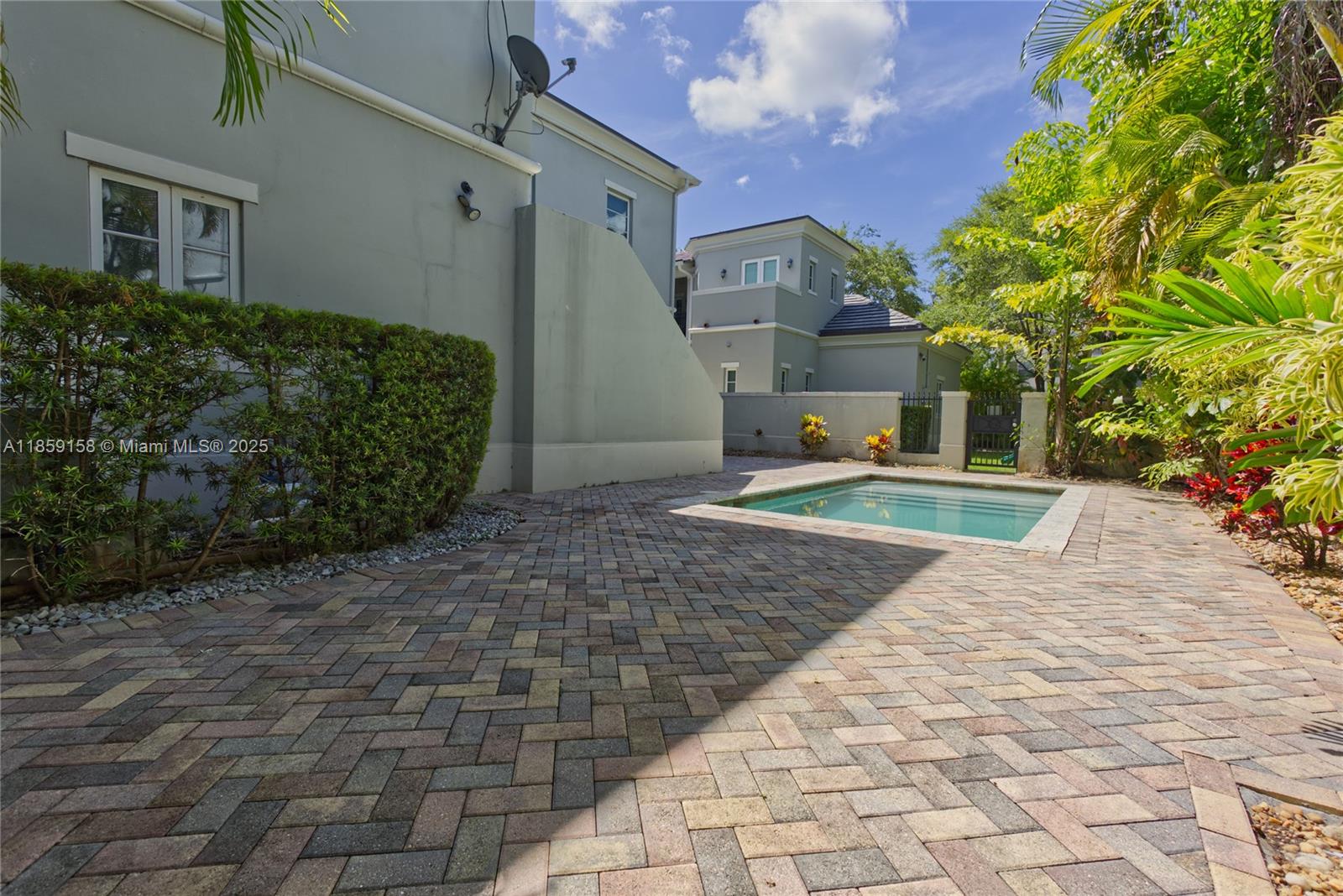 Pinecrest, Florida, 33156, United States, 4 Bedrooms Bedrooms, ,5 BathroomsBathrooms,Residential,Active,1914574