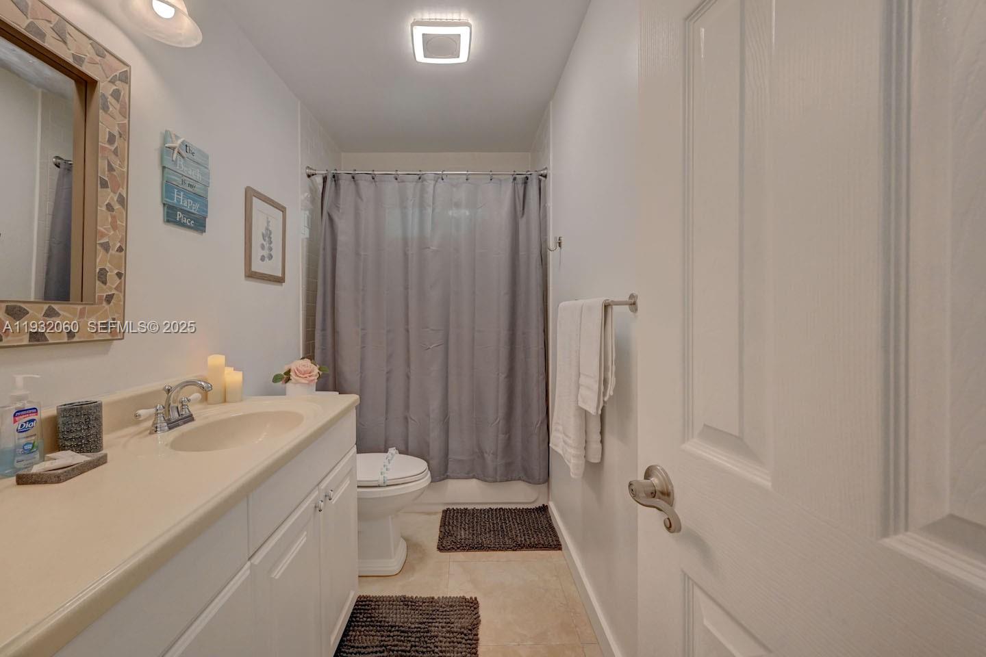 Hollywood, Florida, 33019, United States, 4 Bedrooms Bedrooms, ,2 BathroomsBathrooms,Residential,Active,2006944