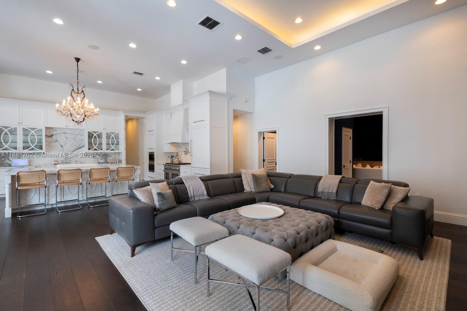 Pinecrest, Florida, 33156, United States, 5 Bedrooms Bedrooms, ,6 BathroomsBathrooms,Residential,Active,1945522