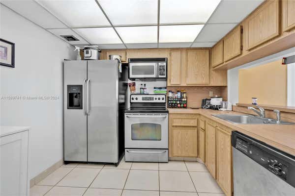 555 NE 15TH ST APT 15K, MIAMI, FL 33132, photo 3 of 17