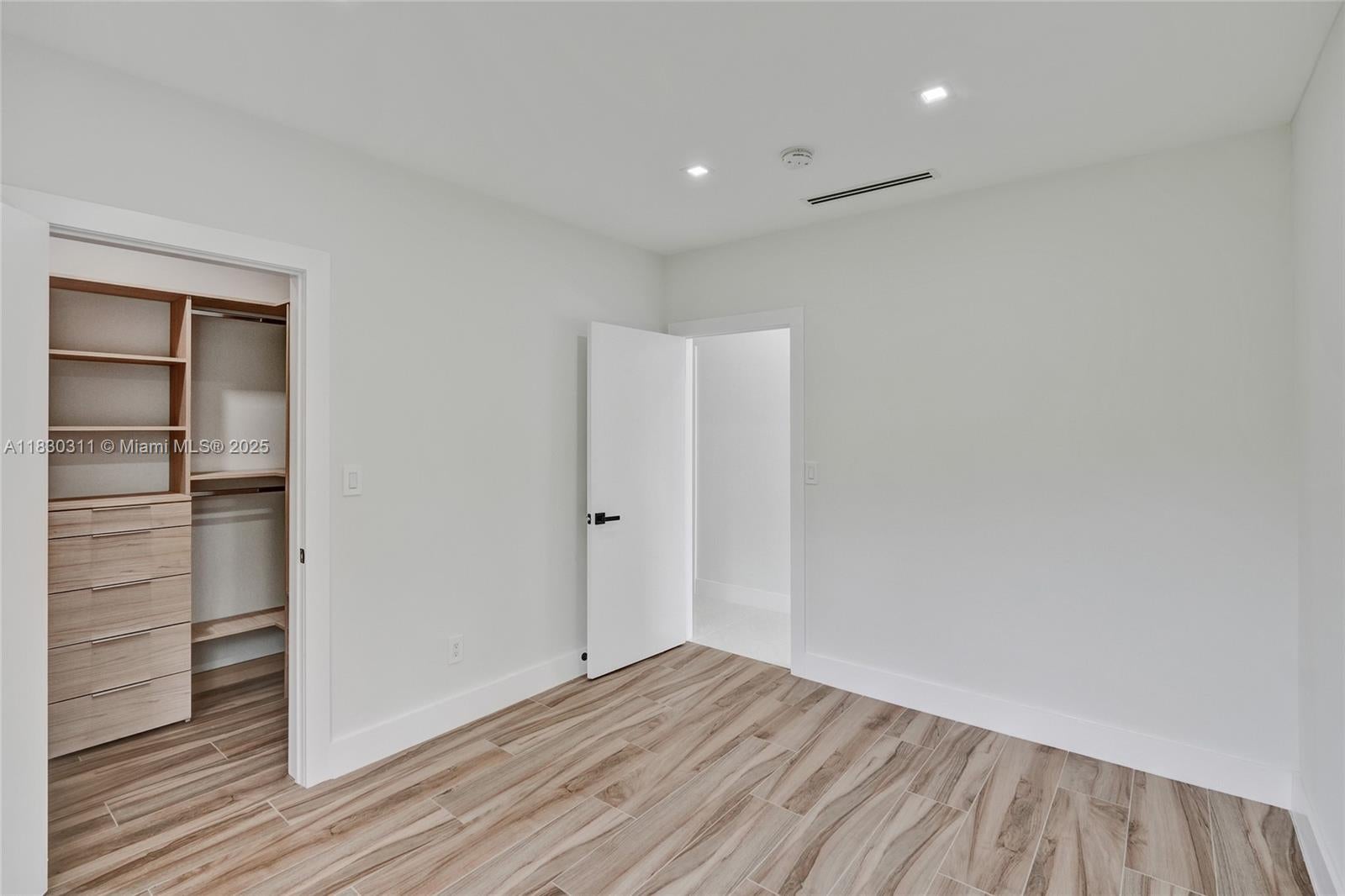 Miami, Florida, 33179, United States, 5 Bedrooms Bedrooms, ,5 BathroomsBathrooms,Residential,Active,1889008