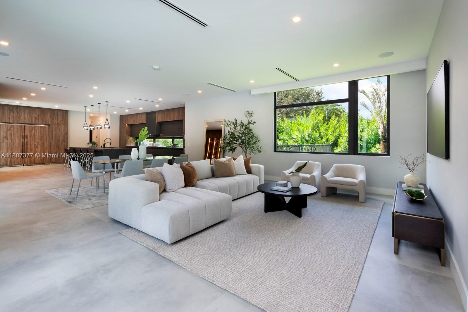Pinecrest, Florida, 33156, United States, 8 Bedrooms Bedrooms, ,9 BathroomsBathrooms,Residential,Active,1953256