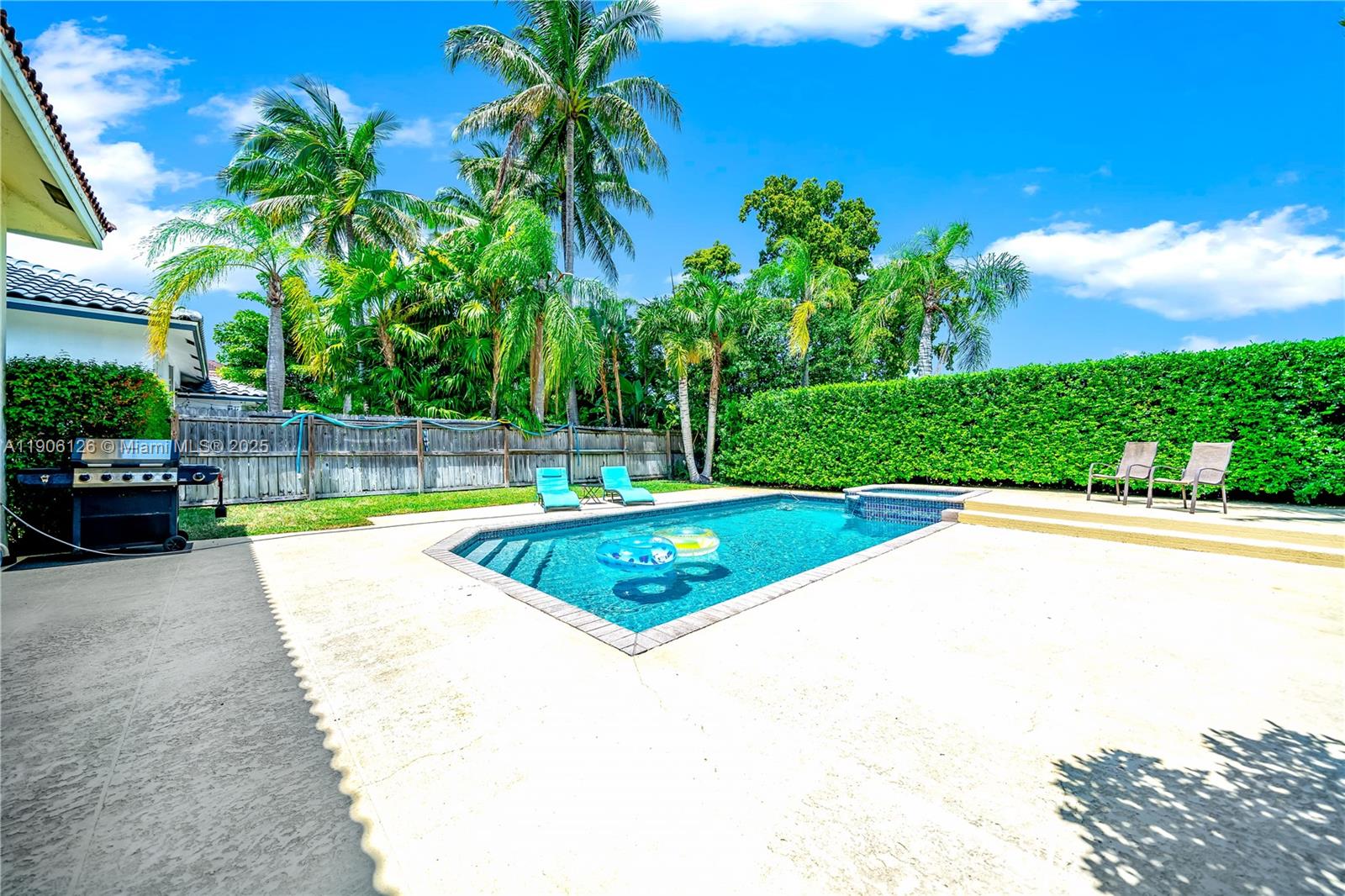 Hollywood, Florida, 33019, United States, 3 Bedrooms Bedrooms, ,3 BathroomsBathrooms,Residential,Active,1985592