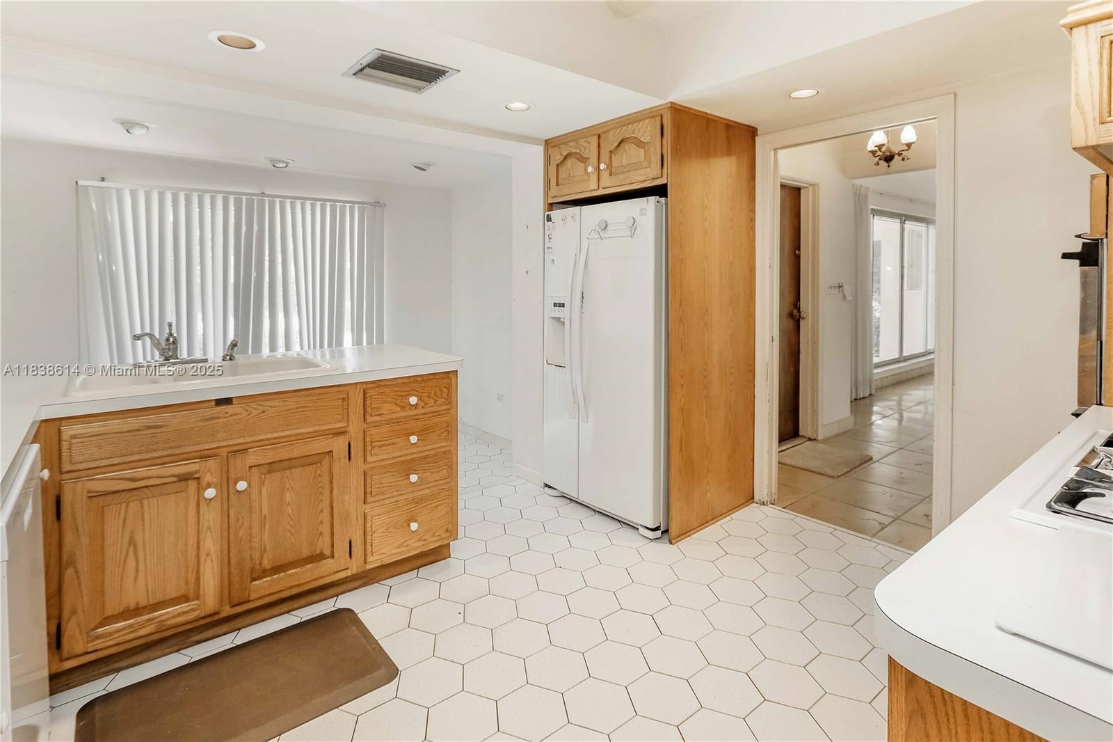 Hollywood, Florida, 33019, United States, 4 Bedrooms Bedrooms, ,4 BathroomsBathrooms,Residential,Active,1892394