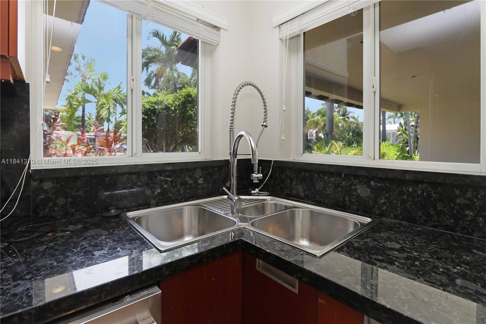 Hollywood, Florida, 33019, United States, 3 Bedrooms Bedrooms, ,3 BathroomsBathrooms,Residential,Active,1893232