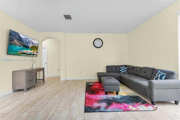 230 SE 29TH AVE UNIT 1, HOMESTEAD, FL 33033 - Image 1