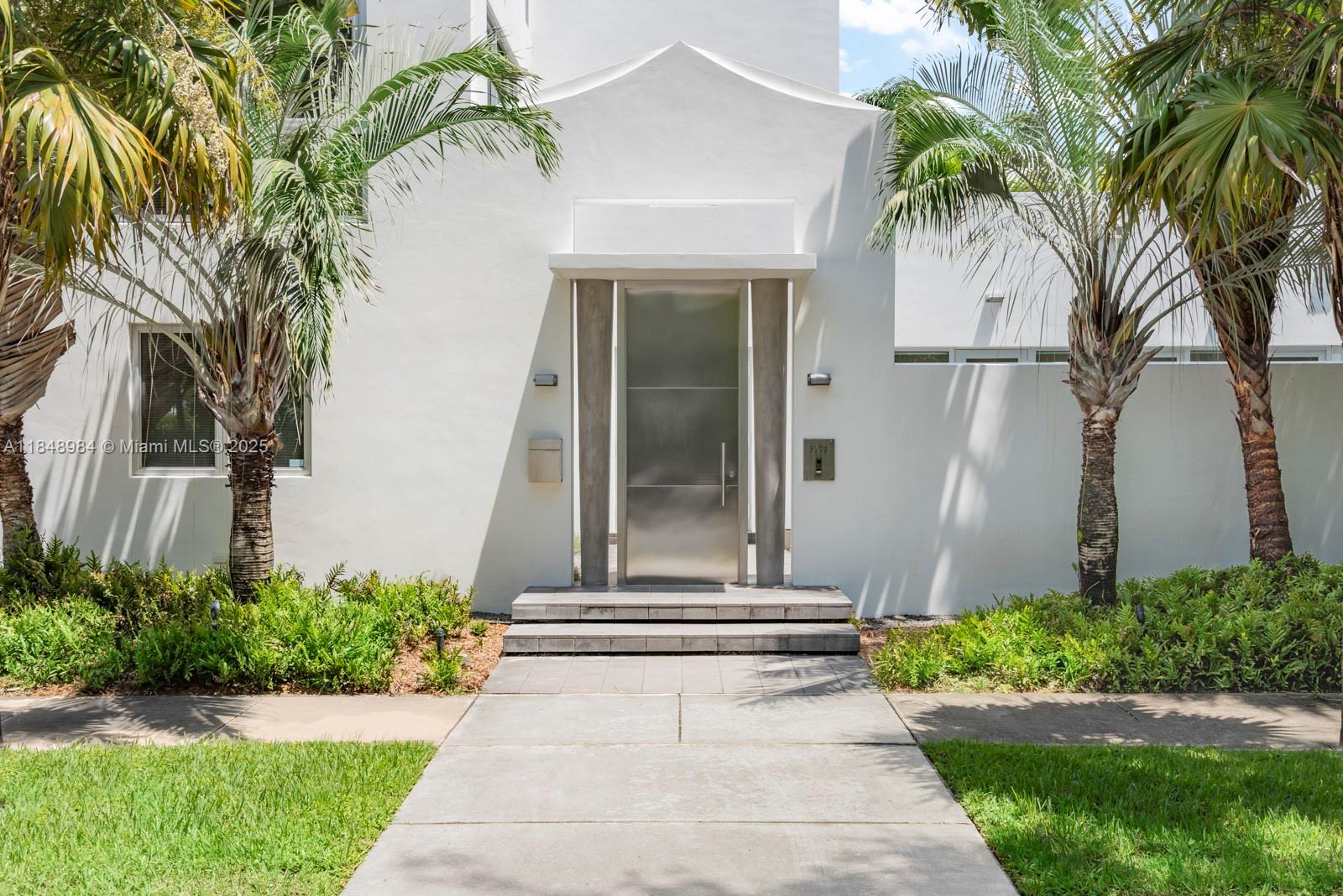 Miami, Florida, 33133, United States, 3 Bedrooms Bedrooms, ,3 BathroomsBathrooms,Residential,Active,1903203
