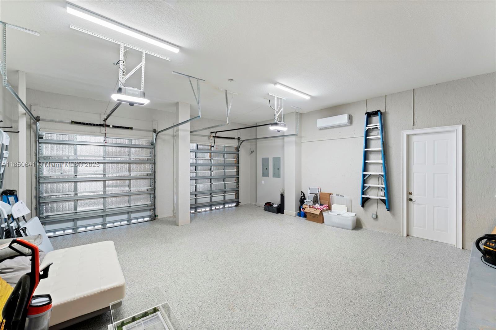 Hollywood, Florida, 33019, United States, 6 Bedrooms Bedrooms, ,6 BathroomsBathrooms,Residential,Active,1905103