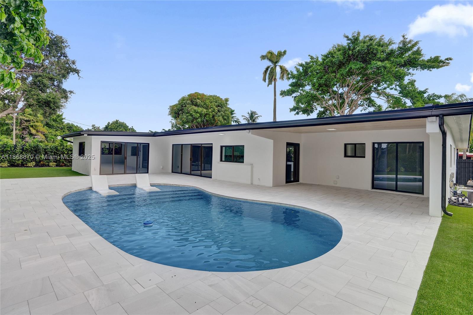 North Miami Beach, Florida, 33179, United States, 5 Bedrooms Bedrooms, ,4 BathroomsBathrooms,Residential,Active,1934804