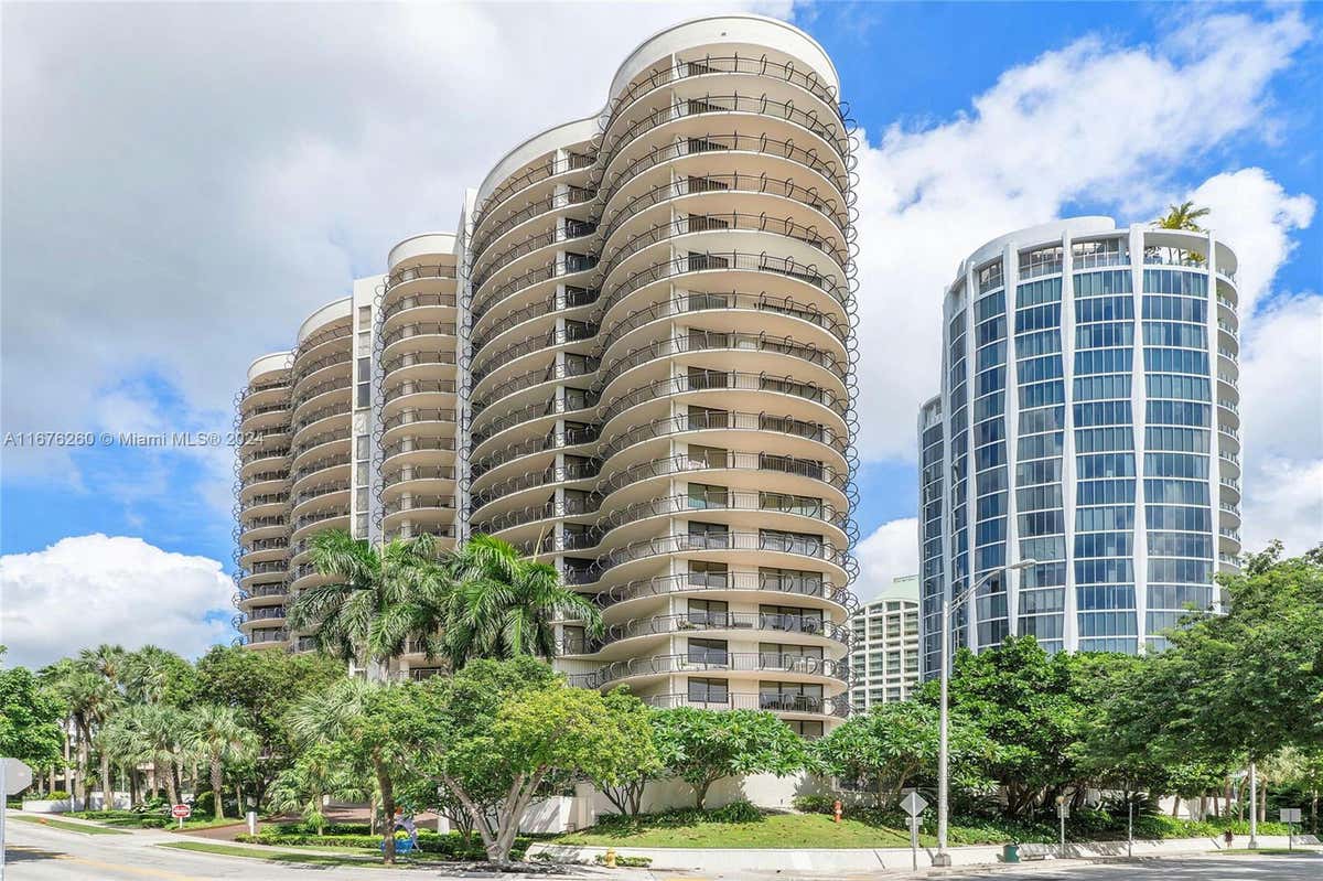 2843 S BAYSHORE DR APT 3E, MIAMI, FL 33133, photo 1 of 34