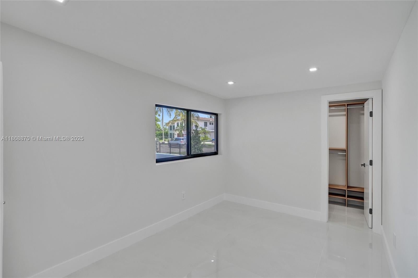 North Miami Beach, Florida, 33179, United States, 5 Bedrooms Bedrooms, ,4 BathroomsBathrooms,Residential,Active,1934804