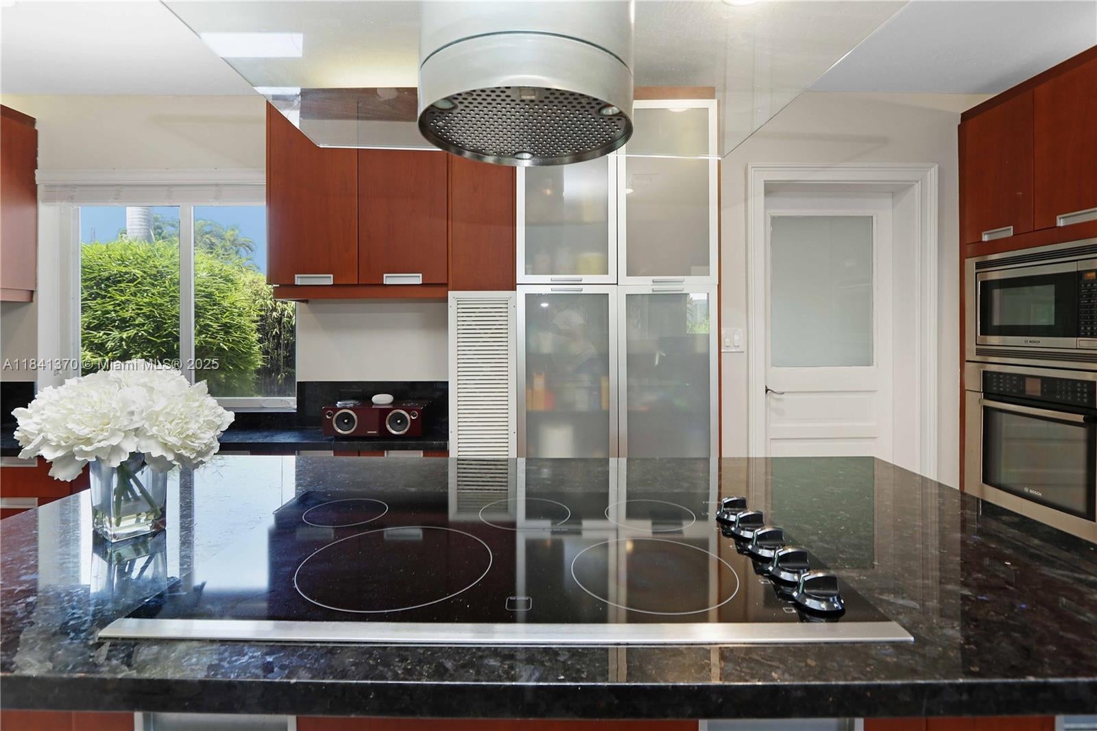 Hollywood, Florida, 33019, United States, 3 Bedrooms Bedrooms, ,3 BathroomsBathrooms,Residential,Active,1893232