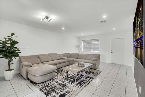 3850 NW 202ND ST, MIAMI GARDENS, FL 33055, photo 4 of 19