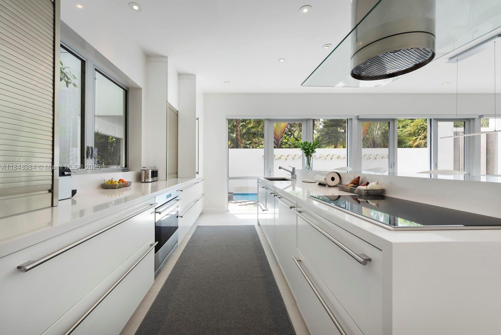Miami, Florida, 33133, United States, 3 Bedrooms Bedrooms, ,3 BathroomsBathrooms,Residential,Active,1903203