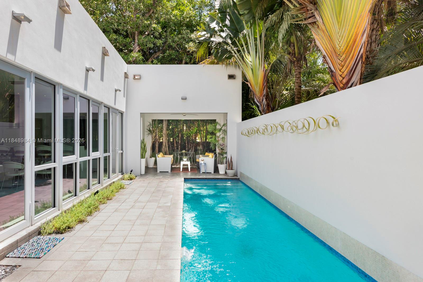 Miami, Florida, 33133, United States, 3 Bedrooms Bedrooms, ,3 BathroomsBathrooms,Residential,Active,1903203