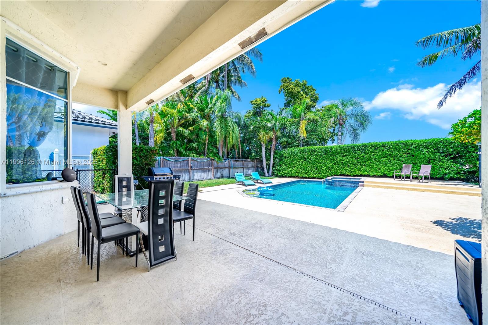 Hollywood, Florida, 33019, United States, 3 Bedrooms Bedrooms, ,3 BathroomsBathrooms,Residential,Active,1985592