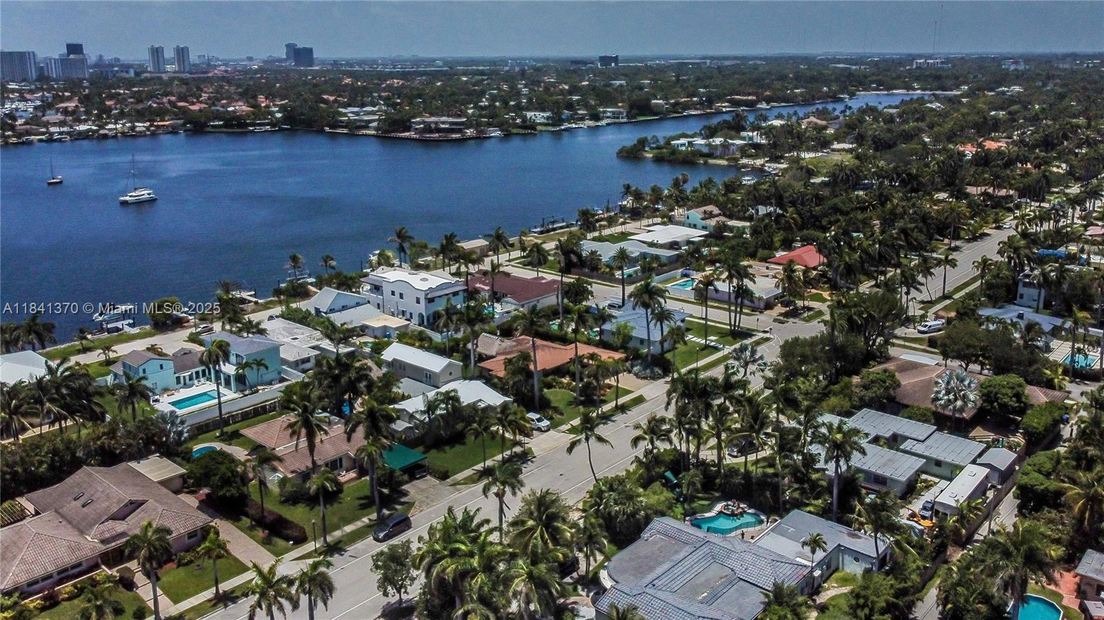 Hollywood, Florida, 33019, United States, 3 Bedrooms Bedrooms, ,3 BathroomsBathrooms,Residential,Active,1893232