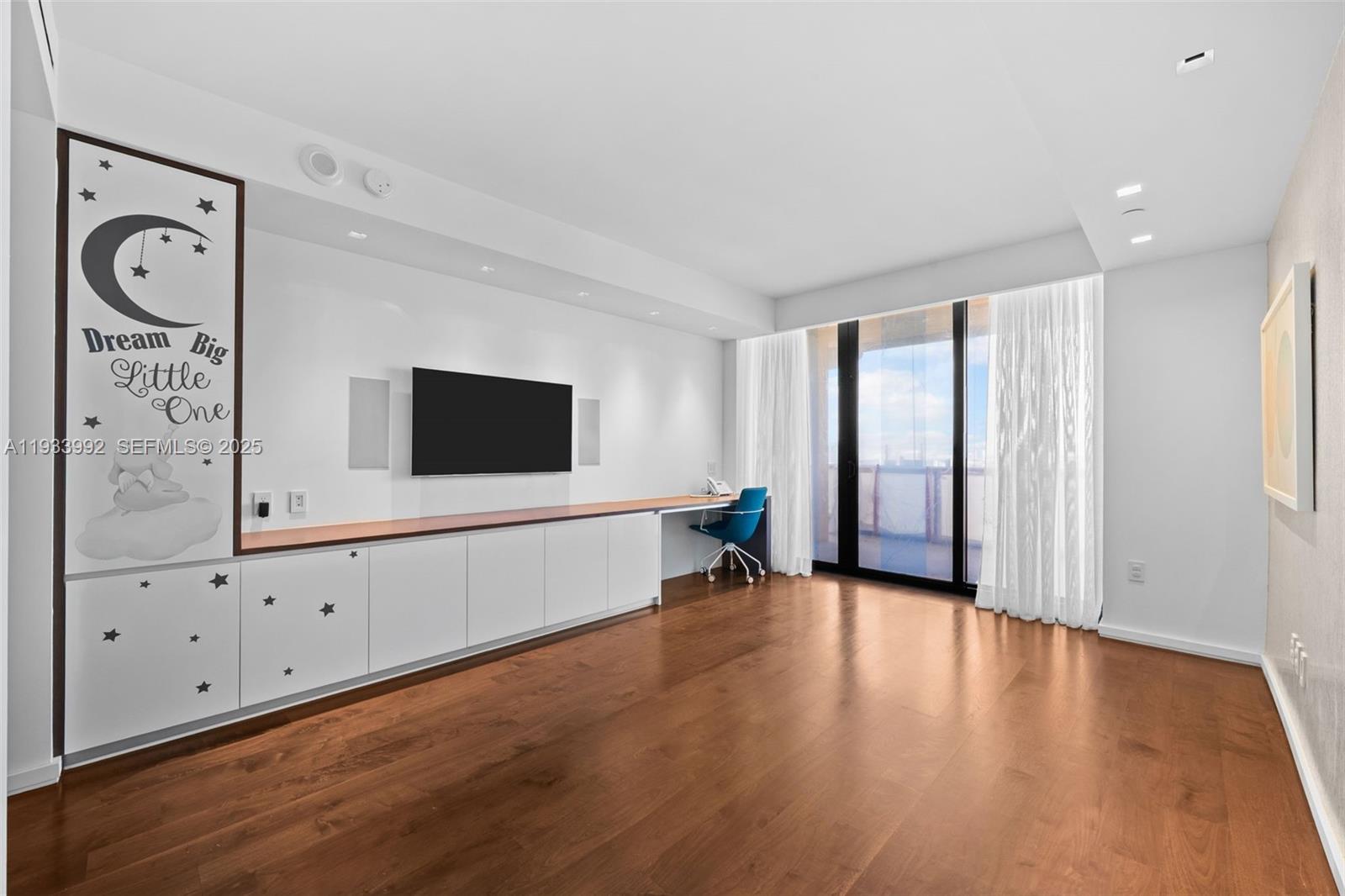 Bal Harbour, Florida, 33154, United States, 3 Bedrooms Bedrooms, ,4 BathroomsBathrooms,Residential,Active,2007290