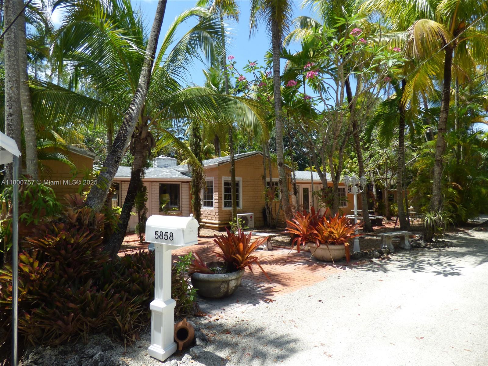 South Miami, Florida, 33143, United States, 4 Bedrooms Bedrooms, ,4 BathroomsBathrooms,Residential,Active,1800158