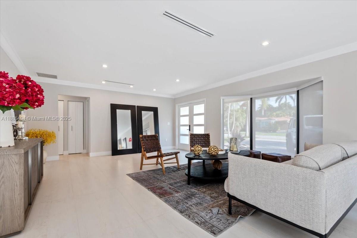 Hollywood, Florida, 33019, United States, 4 Bedrooms Bedrooms, ,4 BathroomsBathrooms,Residential,Active,1952986
