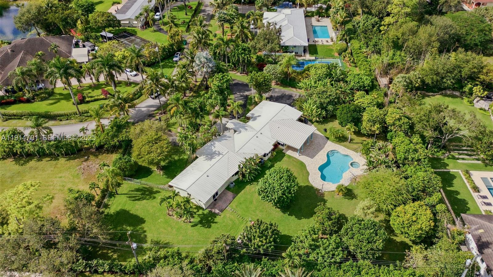 Miami, Florida, 33143, United States, 4 Bedrooms Bedrooms, ,4 BathroomsBathrooms,Residential,Active,1999929