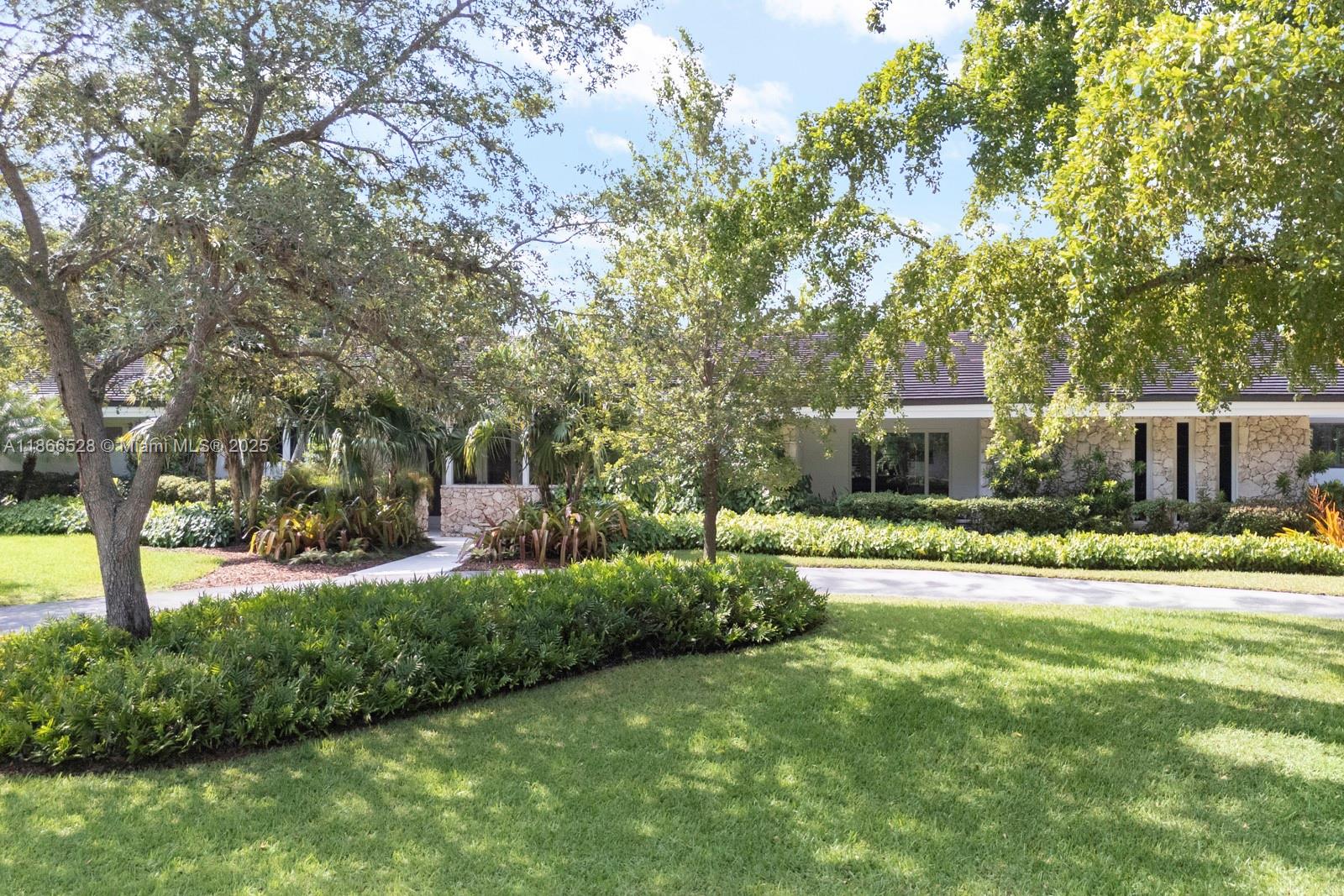 Coral Gables, Florida, 33156, United States, 4 Bedrooms Bedrooms, ,4 BathroomsBathrooms,Residential,Active,1927652