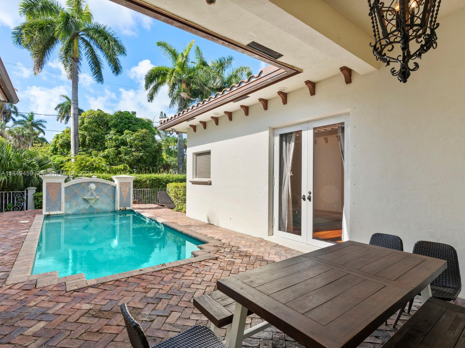 Hollywood, Florida, 33019, United States, 5 Bedrooms Bedrooms, ,3 BathroomsBathrooms,Residential,Active,1904697