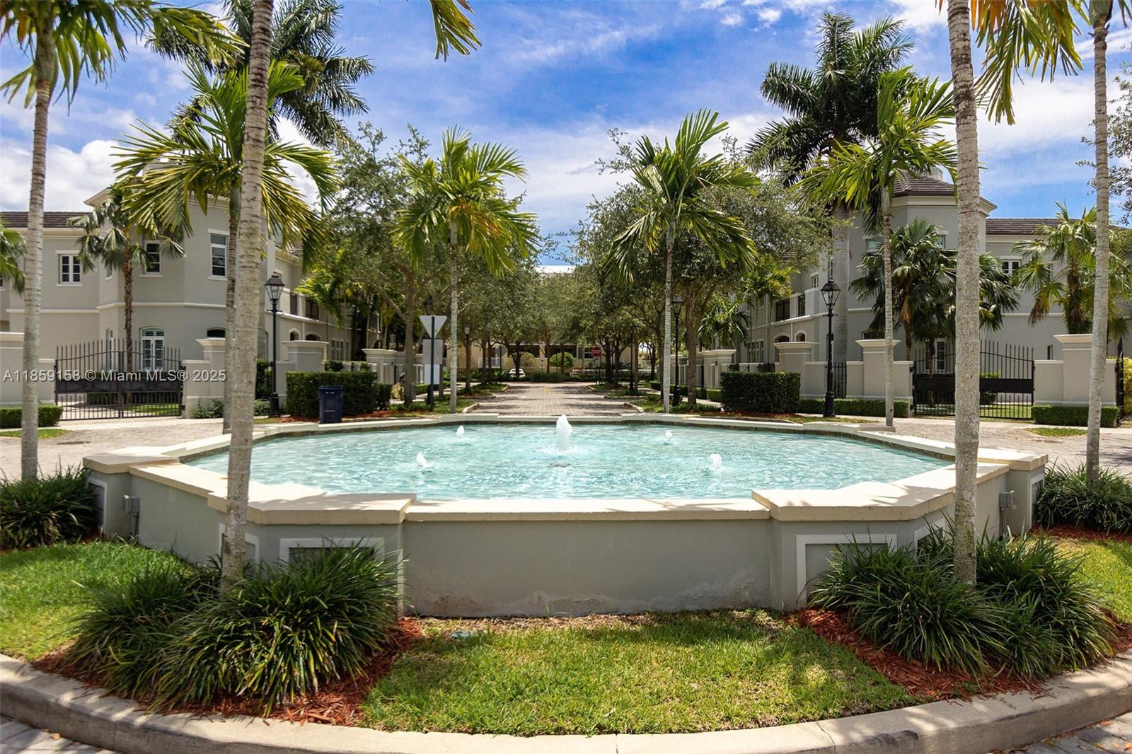 Pinecrest, Florida, 33156, United States, 4 Bedrooms Bedrooms, ,5 BathroomsBathrooms,Residential,Active,1914574