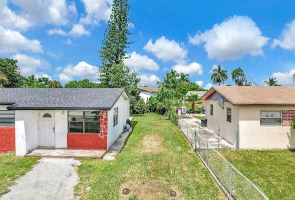 15301 SW 308TH ST, HOMESTEAD, FL 33033, photo 4 of 21