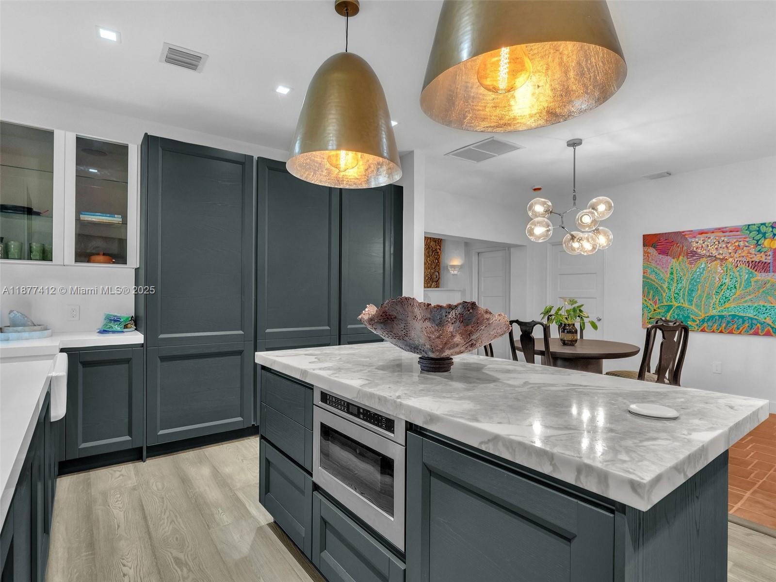 Hollywood, Florida, 33019, United States, 4 Bedrooms Bedrooms, ,6 BathroomsBathrooms,Residential,Active,1946512